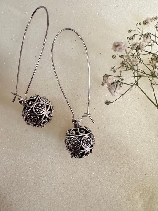 Sanaa Antique Carved Danglers