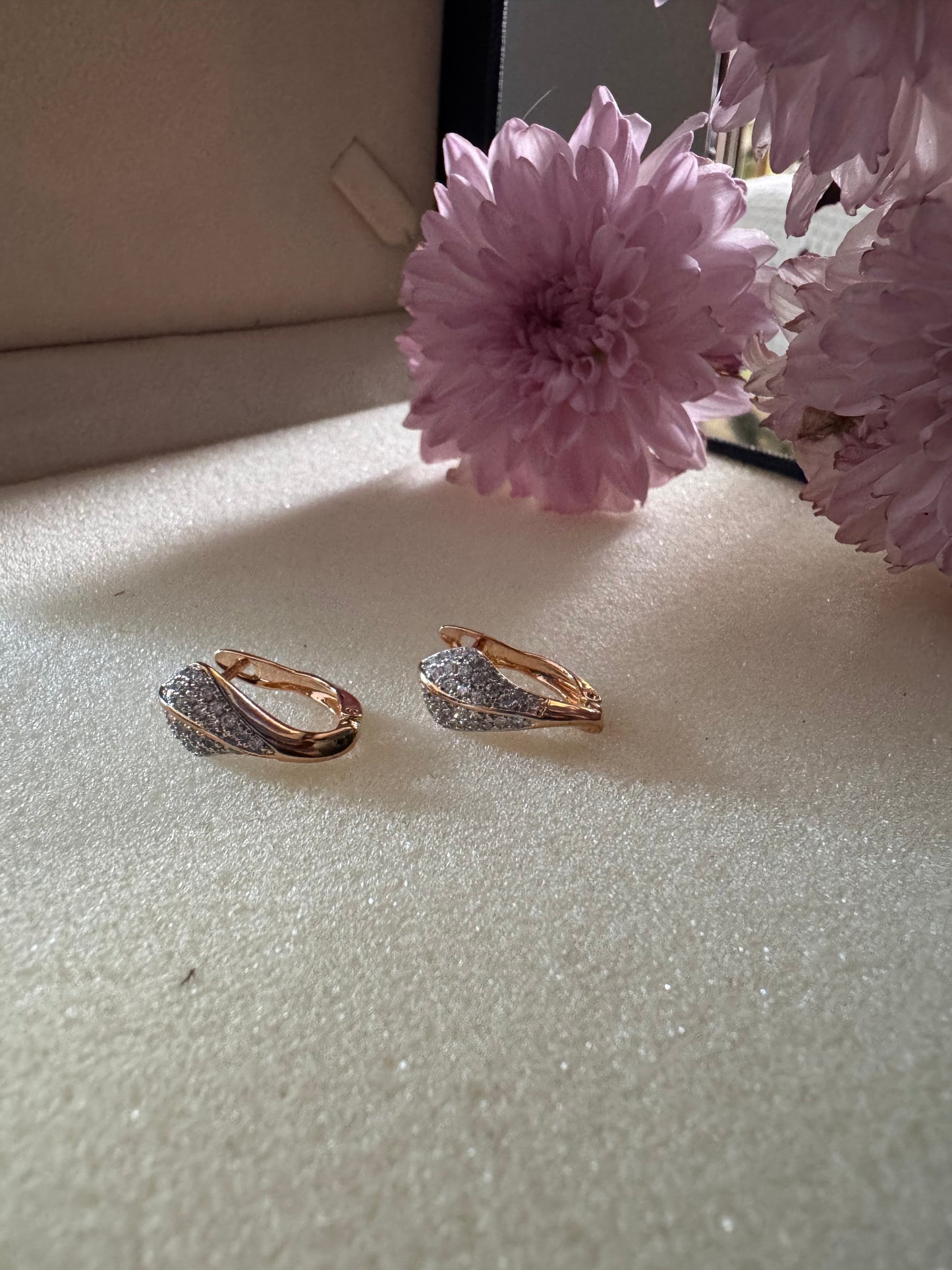 Lustre Leaf Hoops