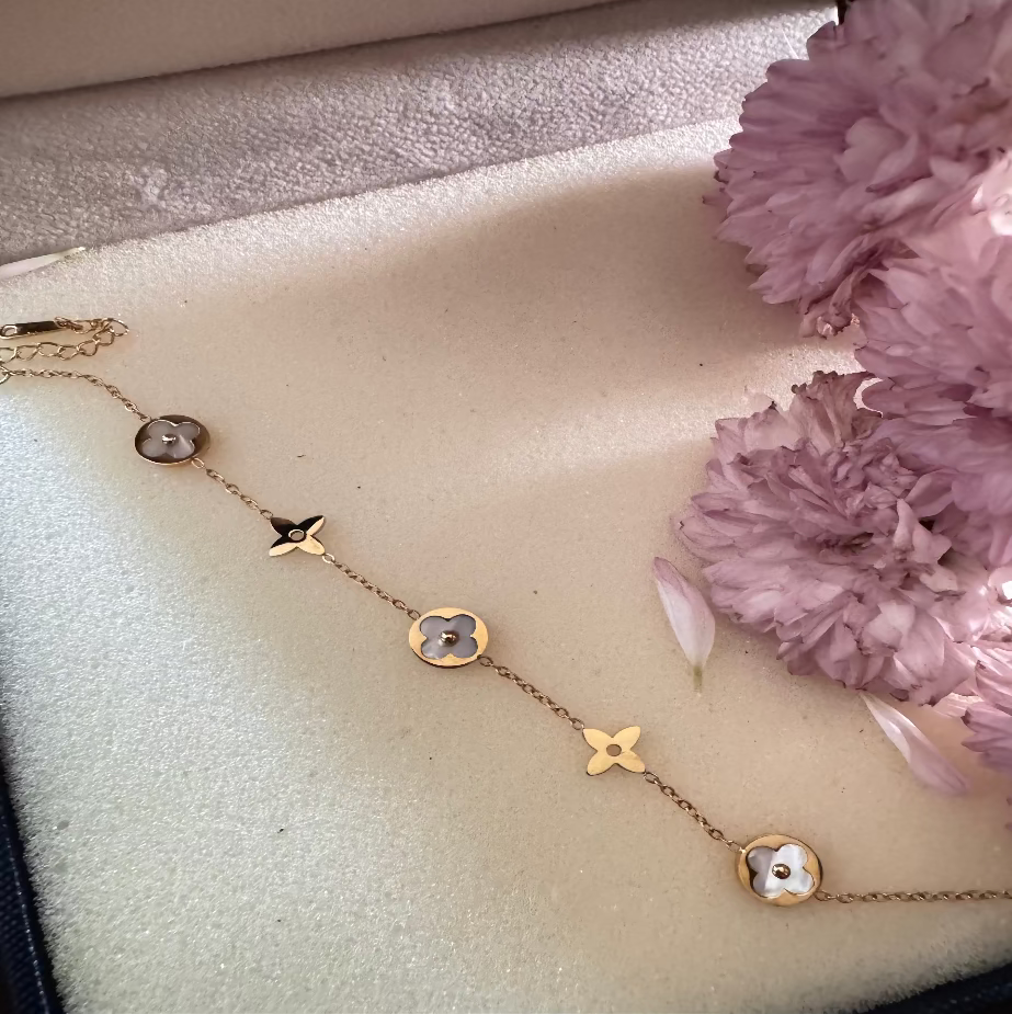 Elegant, dainty and minimal bracelet perfect for everyday wear. Handcrafted gold and silver jewelry from Erica Jewelry India collection.