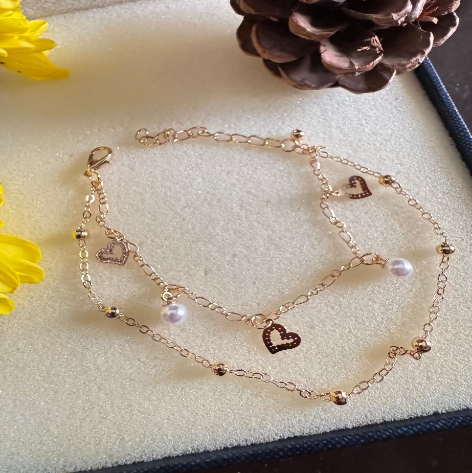 Discover minimal, everyday gold jewelry designed for modern women. Shop earrings, rings, and necklaces at Erica Jewelry.