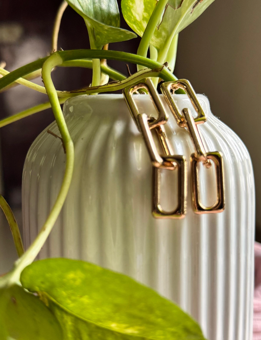 Gold Interlink Earrings Small