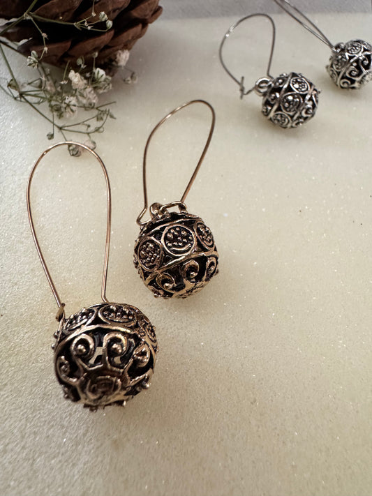 Sanaa Antique Carved Danglers