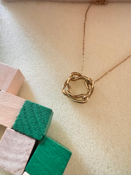 Infinity Bond Pendant And Chain 
Erica Jewelry India Dainty Everyday Minimal  Gold  Silver Jewelry