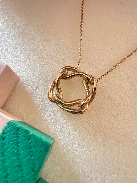 Infinity Bond Pendant And Chain 
Erica Jewelry India Dainty Everyday Minimal  Gold  Silver Jewelry