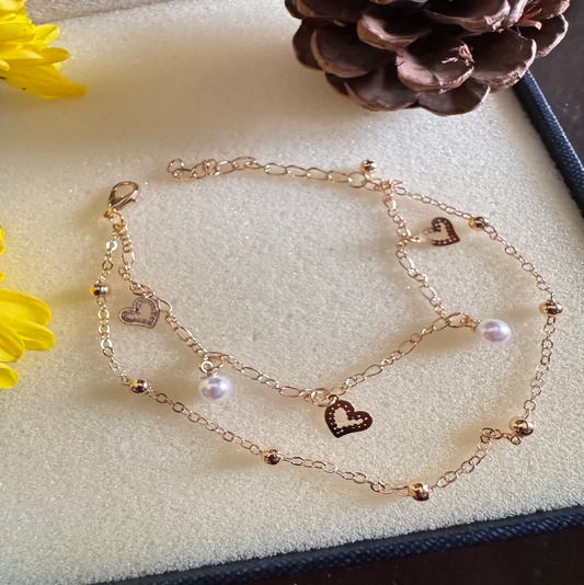 Discover minimal, everyday gold jewelry designed for modern women. Shop earrings, rings, and necklaces at Erica Jewelry.